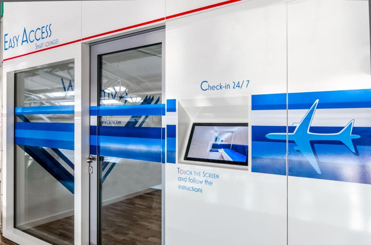 ホテル Resting Pods - Zzzleepandgo Modlin Airport Wmi Nowy Dwór Mazowiecki エクステリア 写真